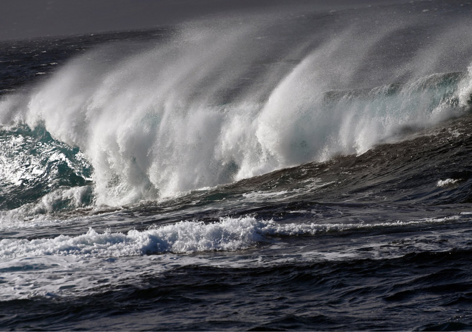 A breaking wave off Pico